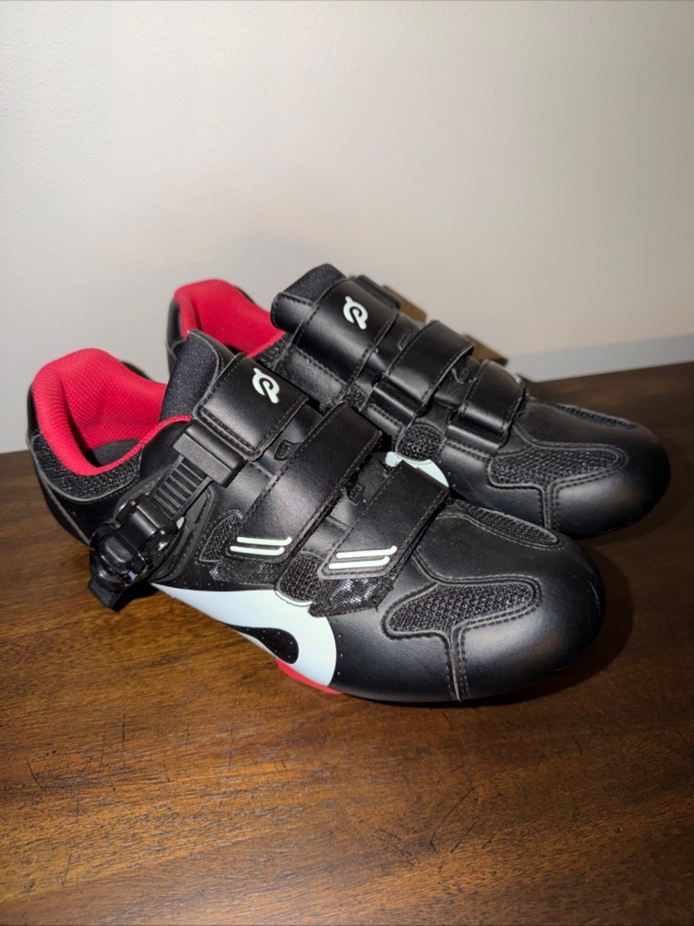 Peloton Women's Indoor Cycling Closed-Toe Shoes Comfort Red Black Sz 39 (8 US)